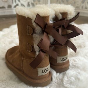 Ugg Bailey bow little girls